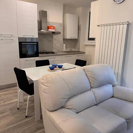Casa Fiordaliso Lägenhet Lecco